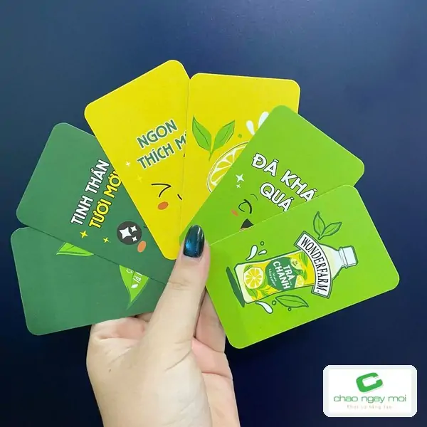 Thẻ giấy bo góc sau khi cắt chính xác, mép đều và sạch